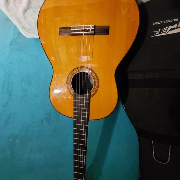 Vendo guitarra criolla yamaha 