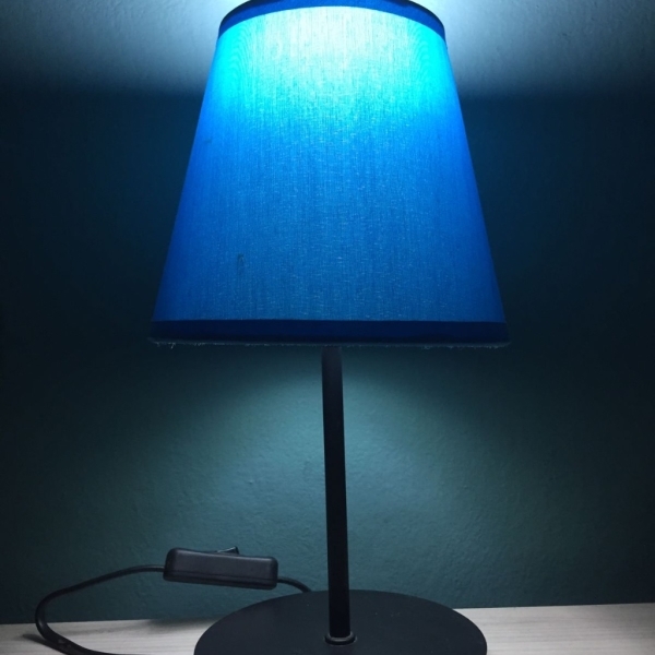 Velador/Lámpara para escritorio, mesa de luz