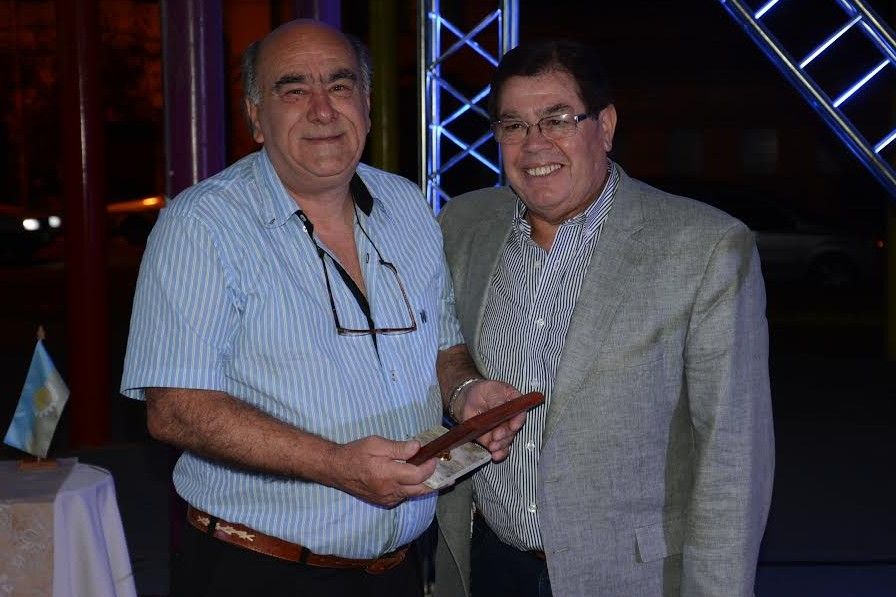 Zanardi, recibe la distinci&oacute;n de parte de Osmar Garc&iacute;a