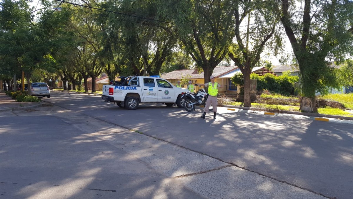 La polic&iacute;a trabajando en el lugar
