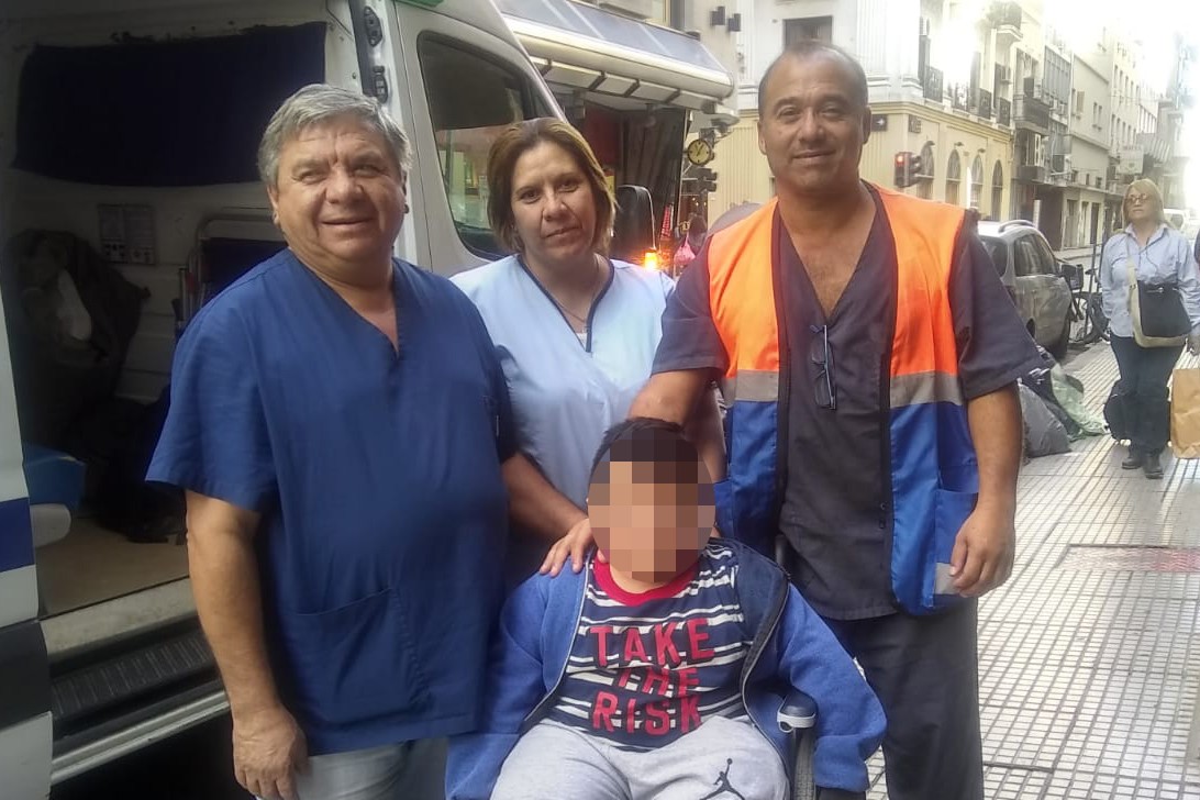 Marcelo Nicol&aacute;s, "Tito" Fern&aacute;ndez y Ana C&oacute;rdoba trasladaron un ni&ntilde;o al Hospital Garrahan