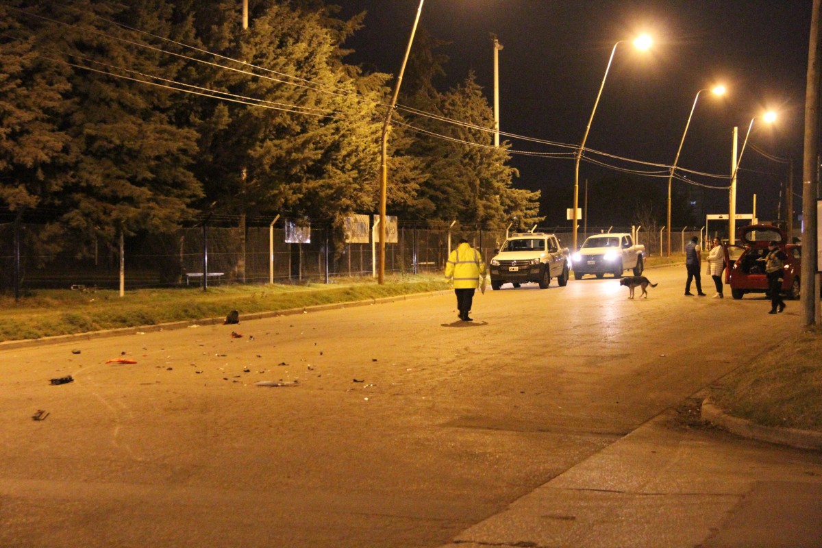 El auto hizo se cruz&oacute; de carril y luego regres&oacute;