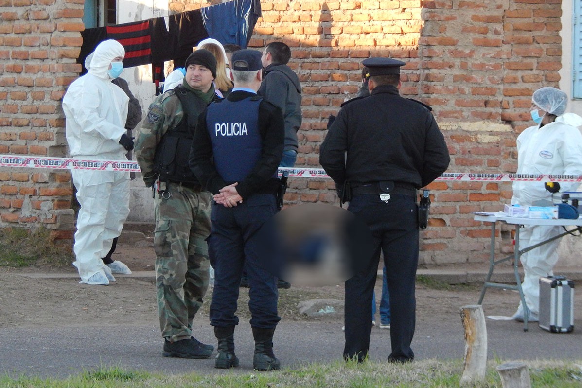 La polic&iacute;a junto a la Agencia de Investigaci&oacute;n Cient&iacute;fica