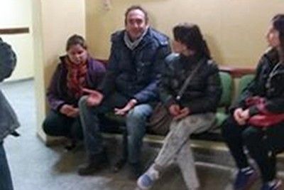 Lazarte esperando anoche que le entreguen su hijo en Comisaria Cuarta