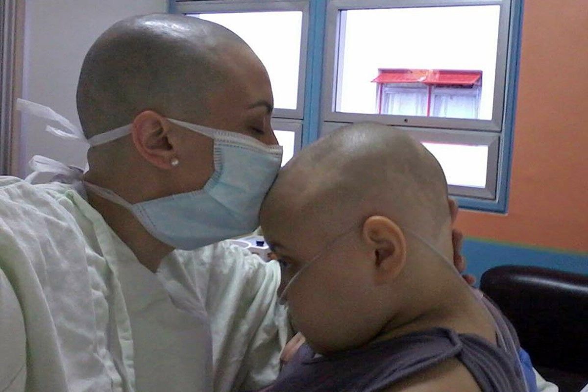 Mam&aacute; Ivana acompa&ntilde;a a la peque&ntilde;a Maitena en su recuperaci&oacute;n