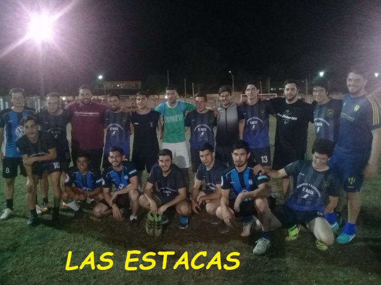 Fútbol Universitario: Aston Birra no se baja de la cima, aunque Las Estacas no le pierden pisada