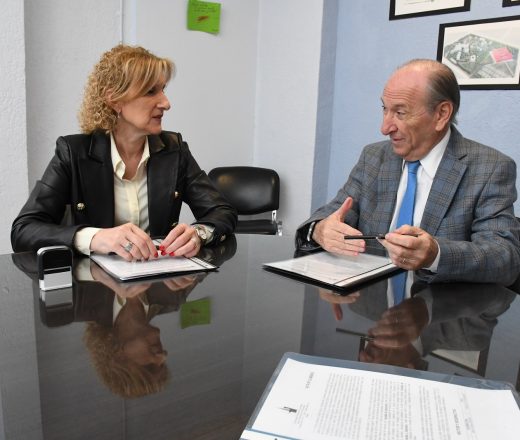 Ministro de Salud, Mario Kohan y la decana de la Facultad, Beatriz Cossio