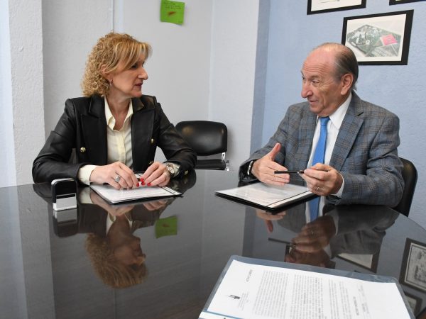 Ministro de Salud, Mario Kohan y la decana de la Facultad, Beatriz Cossio