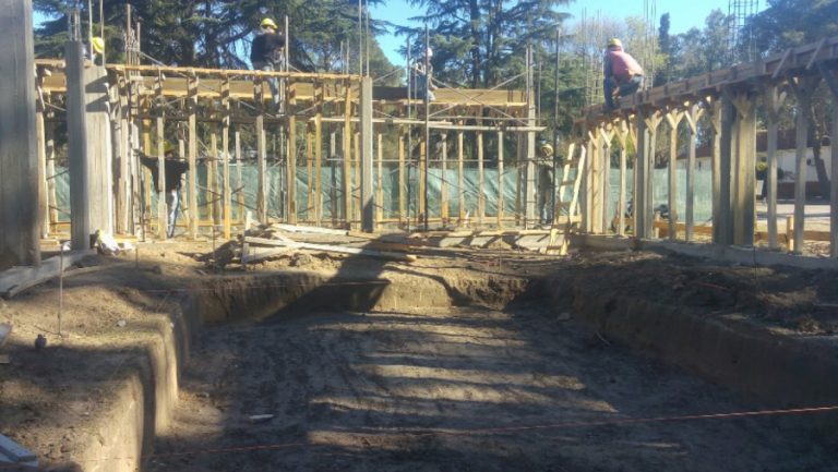 Avanza la construcción de un natatorio en el Hospital Lucio Molas de Santa Rosa