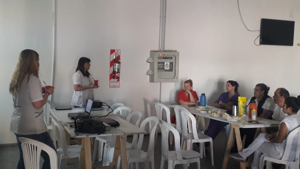 Se efectuó capacitación en manipulación de alimentos a empleados del