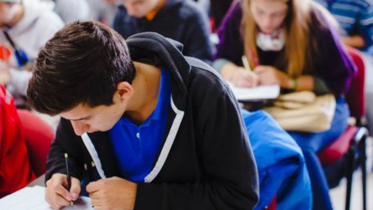 Atención: Finaliza el período para el cobro de las Becas Provinciales