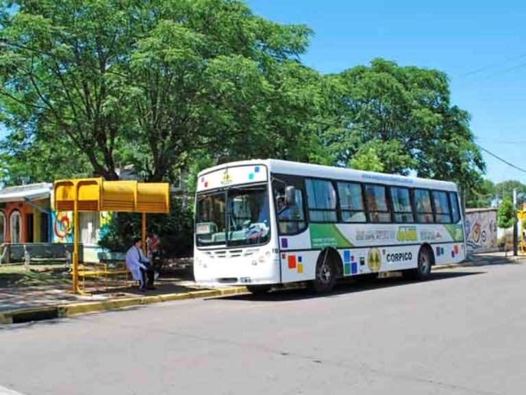  Hubo acuerdo y la UTA levantó el paro de transportes