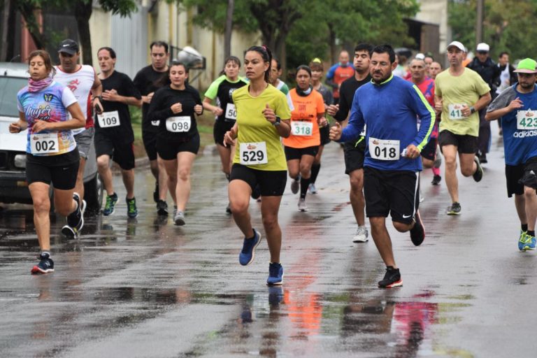 Bajo la lluvia y con buen marco de público, finalizó el campeonato Pico Running