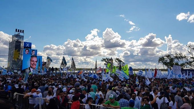 Alberto Fernández, Cristina Kirchner y Carlos Verna se preparan para abrir el Acto por el Día de la Lealtad Peronista en La Pampa