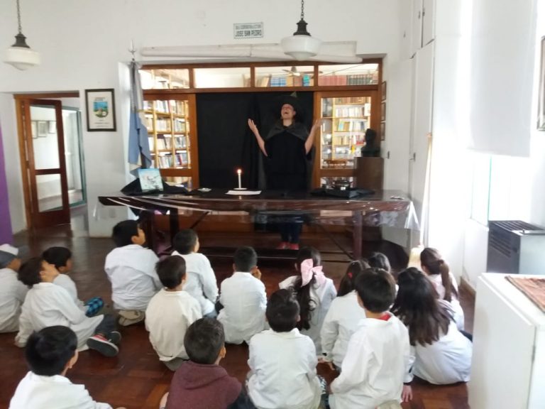 Hechizos por doquier en la biblioteca popular de Intendente Alvear