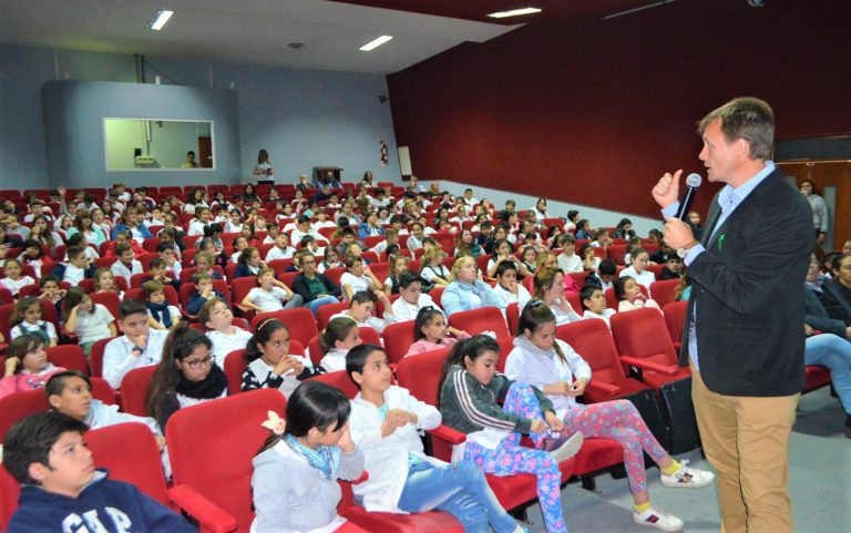 Programa Cabildo XXI: Masiva presencia de escolares en una charla sobre los Ríos Pampeanos en Médano