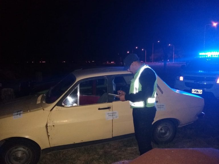 Retienen un auto en operativo de tránsito: El conductor dio positivo en la alcoholemia