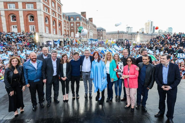 Sergio Ziliotto estuvo presente en el cierre de campaña del Frente de Todos en Mar del Plata: “El futuro está en nuestras manos”