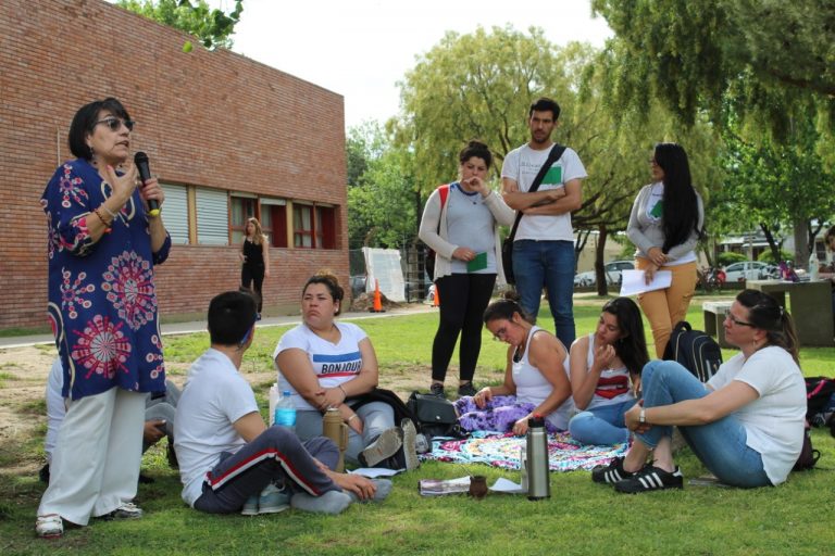 Se dictó el taller “¿Cómo trabajar la Educación Sexual Integral con la familia?” en la Facultad de Ciencias Humanas