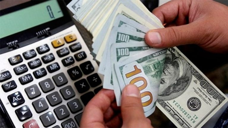 El Banco Central endurece más el cepo y restringe las operaciones con tarjeta en el exterior: Turistas podrán extraer adelantos en efectivo por 50 dólares