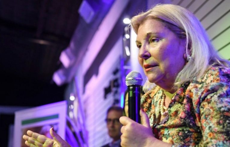 Elisa Carrió visitó a Macri y anunció que se retira de la política