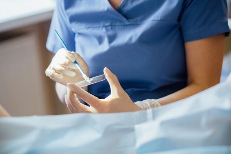 Realizarán exámenes PAP y controles de salud bucal en los centros Rucci y Brown