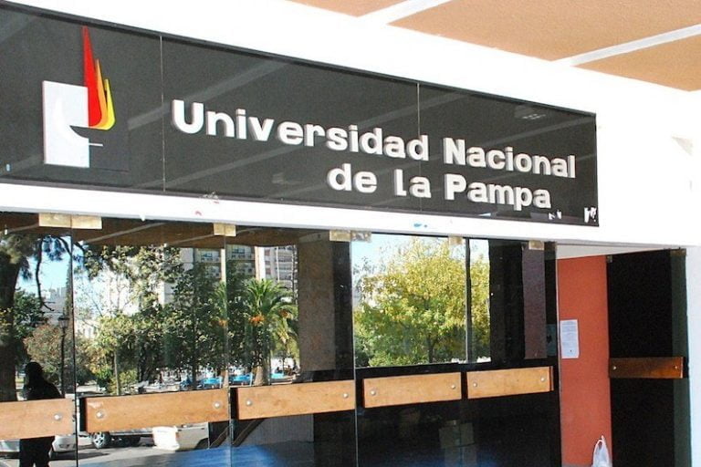A pesar de la virtualidad, hubo récord de títulos entregados durante el 2020 en la Universidad Nacional de La Pampa