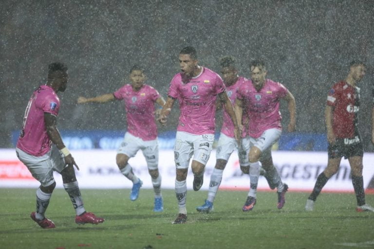 Con el pampeano Damián Schmidt en el banco, Colón no pudo hacer historia en la final de la Copa Sudamericana