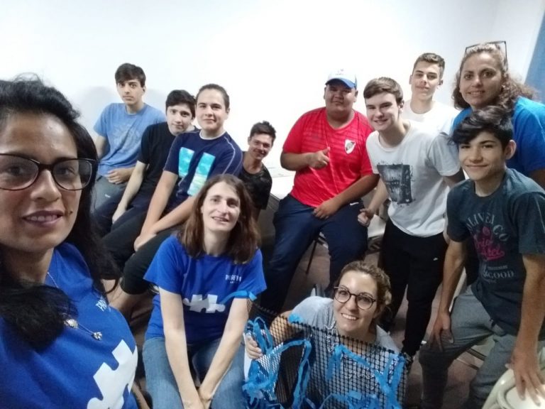 “Más luces, menos ruido”: Padres TEA La Pampa organiza importante campaña de concientización en Escuelas Secundarias