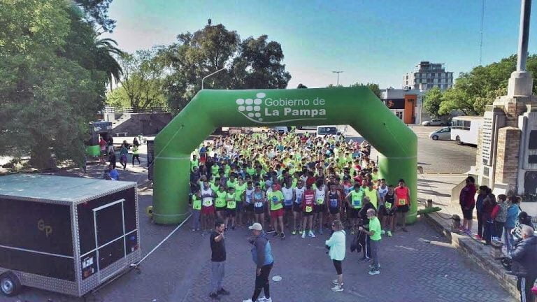 Maratón aniversario de General Pico: Participaron 700 competidores