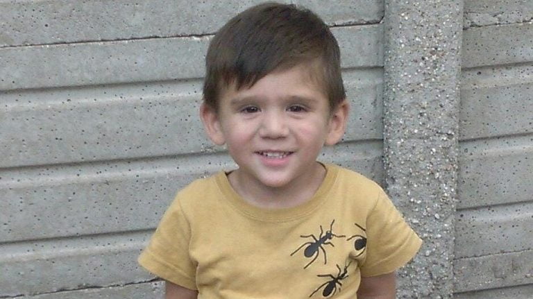 Ciro, un pequeño bahiense de dos años, necesita viajar a Buenos Aires para operarse del corazón