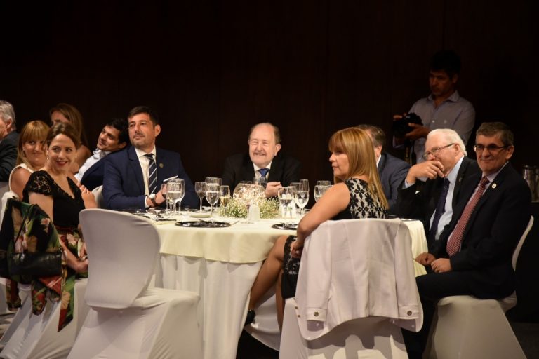 El gobernador Carlos Verna participó de la cena por el aniversario del Banco de La Pampa