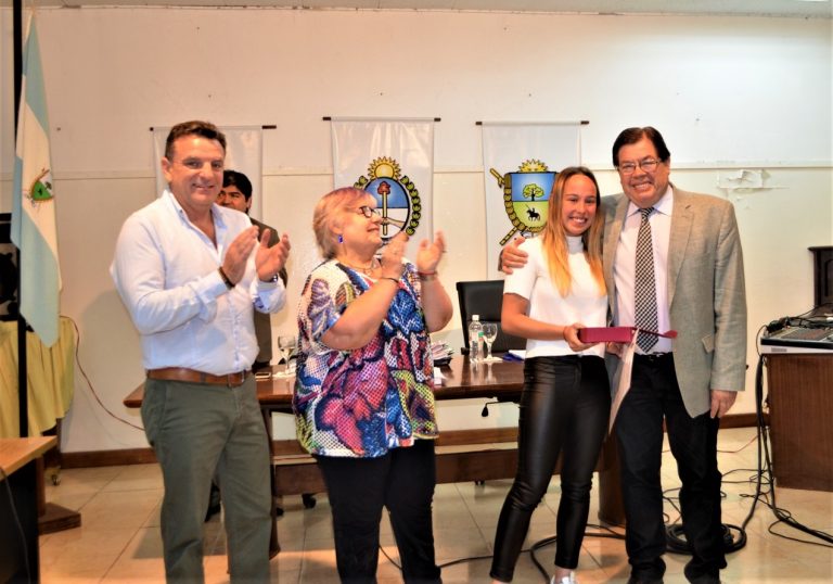 La joven patinadora piquense Paulina Aguirre Molinari fue distinguida como “deportista destacada”