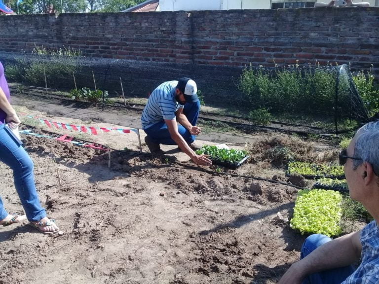 Brindaron exitoso taller de huertas familiares agroecológicas para autoconsumo en Eduardo Castex