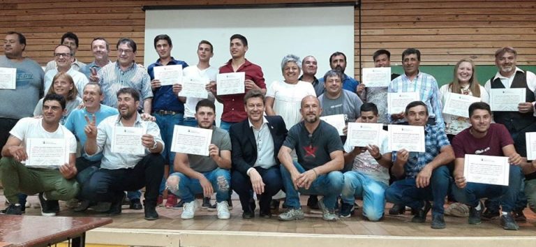 21 personas recibieron su diploma luego de participar en un curso de “Lectura de Planos”