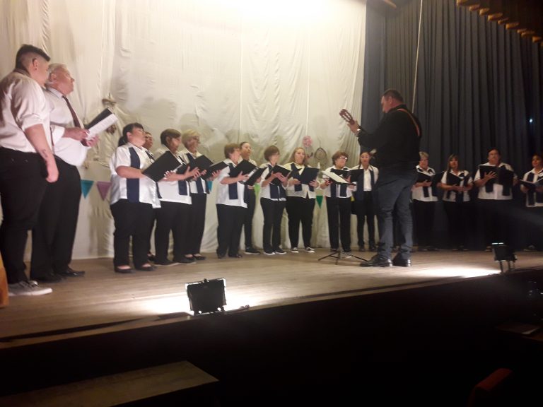Cierre de talleres anuales de coro y teatro en Hilario Lagos