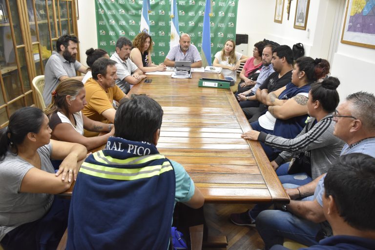 Estatuto municipal: Se reunieron el Ejecutivo local y Trabajadores municipales