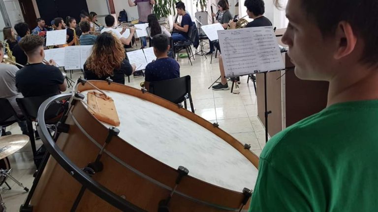 El Ensamble de Vientos y Percusión adquirió un bombo sinfónico