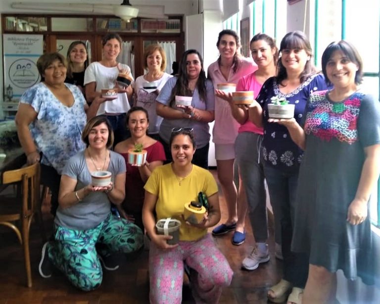 Ayer se dictó un Seminario de Macetas de Cemento en Intendente Alvear