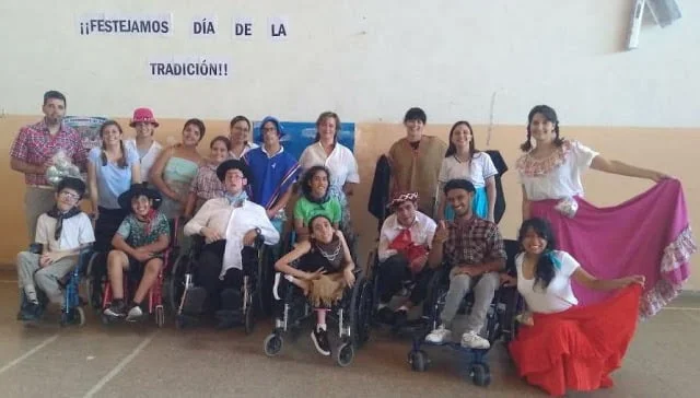 ¡Hermosa iniciativa!: Alumnos del Colegio Juana Azurduy y de la Escuela de Apoyo a la Inclusión Nº 2 festejaron juntos el Día de la Tradición