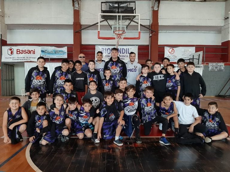 Los Minis Básquet de Pico FBC en Tandil