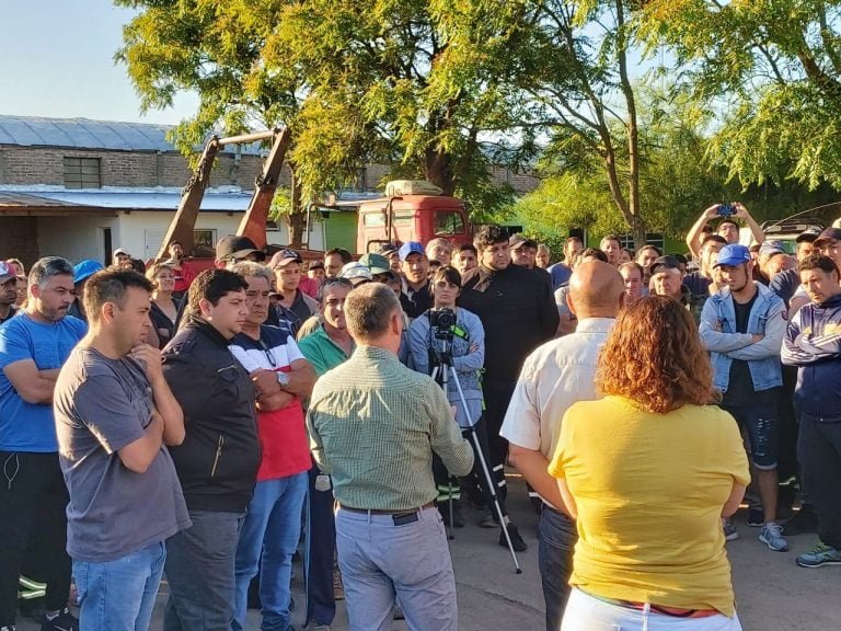 Rainone retiró el proyecto porque los trabajadores no fueron  informados por los gremios y se levantó el paro