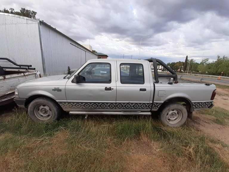 Retuvieron una pick up, un auto y una moto en Castex: En uno de los controles los ocupantes llevaban cocaína y marihuana