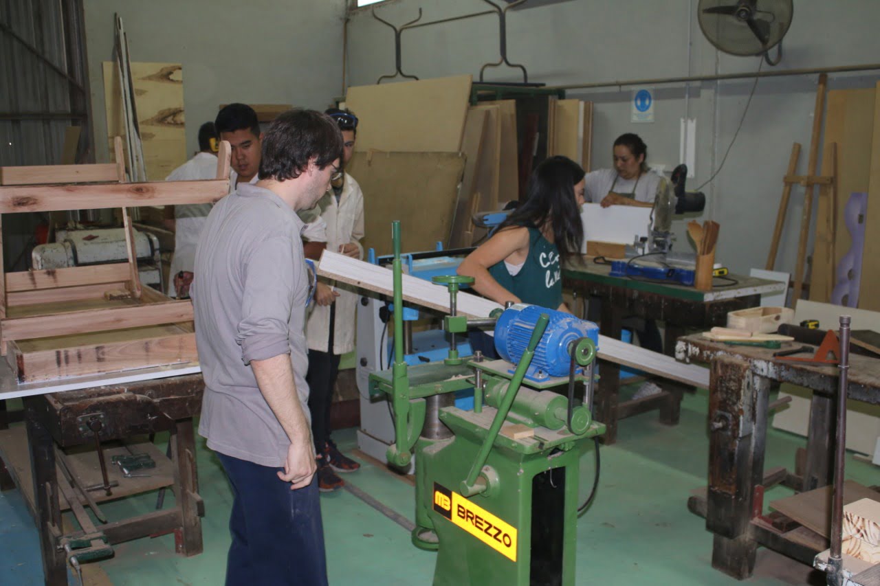 Politécnico de General Pico: Presentaron nueva maquinaria para el área de carpintería