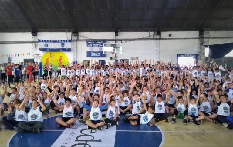 Exitoso encuentro Campamentil de Mini Básquet en Cultural Argentino: “Los Turquitos la pasaron genial”