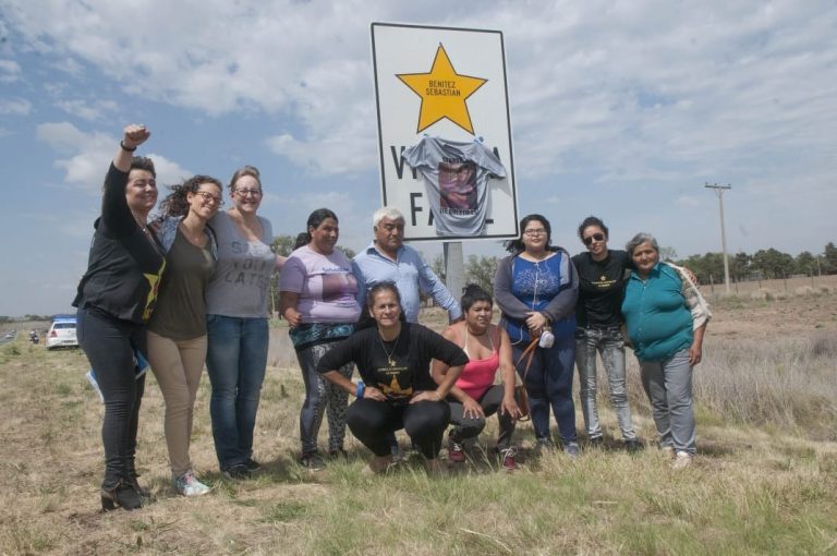 Emotivo homenaje de una familia: Hoy se colocó la primera “estrella amarilla” en una Ruta nacional que atraviesa La Pampa