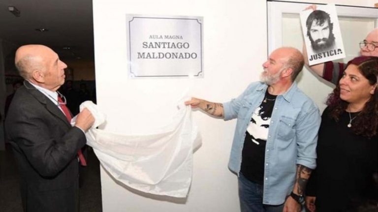 Nombran “Santiago Maldonado” al aula magna de la Universidad de Tierra del Fuego