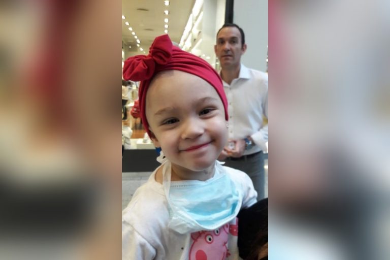 Paulina tiene 3 años, es santiagueña y necesita $ 20 millones para operarse en España de un cáncer que no se trata en el país