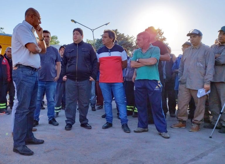 La relación con los representantes gremiales es “tirante” porque actuaron “a espalda de los trabajadores”, dijo Lucas Picasso