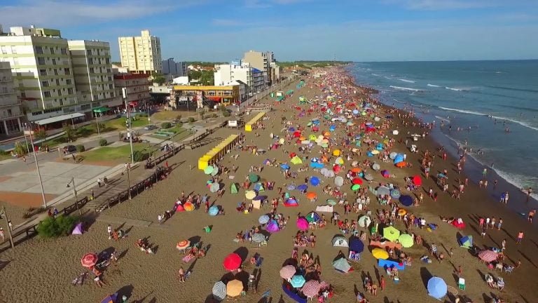 Prohíben el uso de vasos y utensilios plásticos para cuidar el medio ambiente en Monte Hermoso